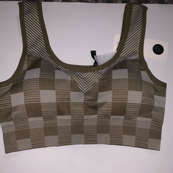 Green Checkered Patterned Workout Set - Picture 3 of 3
